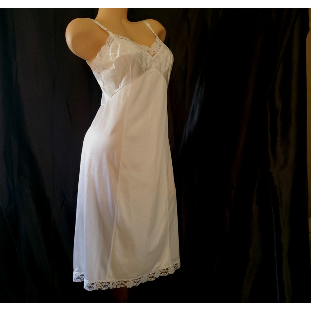 Vintage KELLWOOD Full Slip WHITE SATIN Silky NylonLingerie Nightgown SMALL